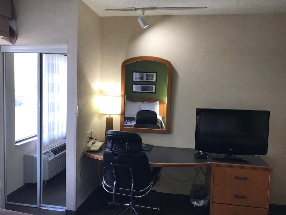 Sleep Inn & Suites Bensalem Exteriör bild