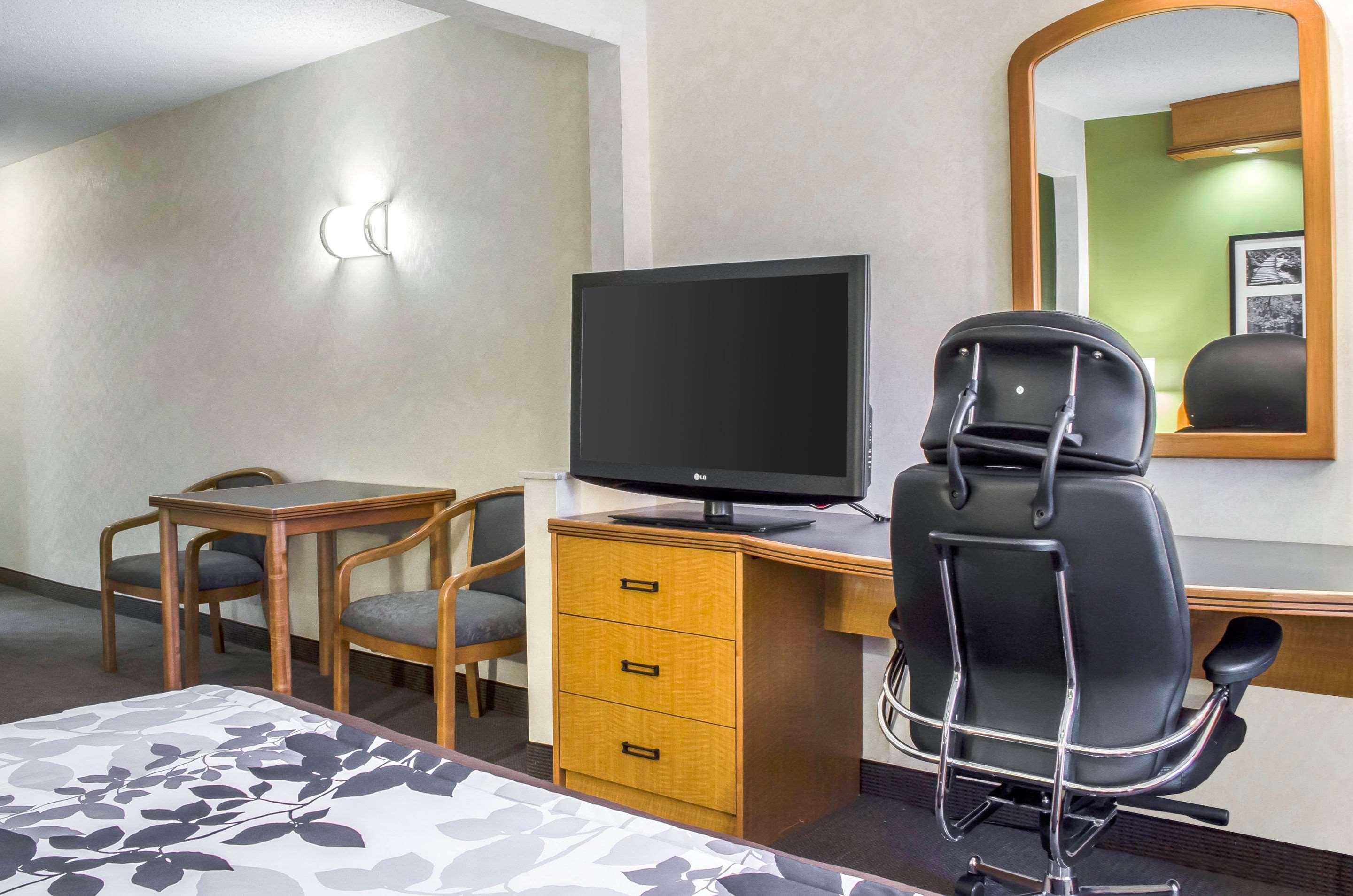 Sleep Inn & Suites Bensalem Exteriör bild